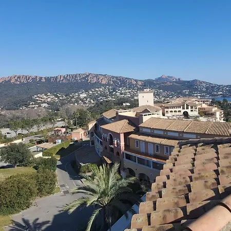 Comfortable Nest With Pool And Sea View Appartement Saint-Raphaël