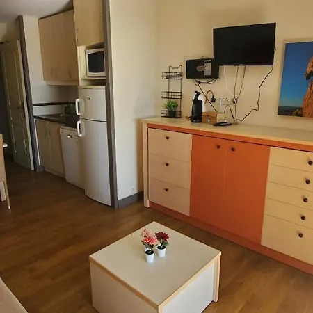 Apartment Comfortable Nest With Pool And Sea View